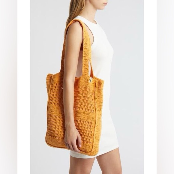 RipCurl Holiday Crochet 8L Tote Bag - Picture 2 of 10